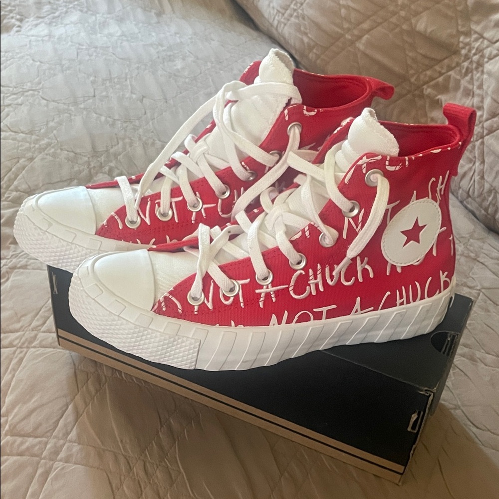 Converse UNT1TL3D High Top sneakers in red